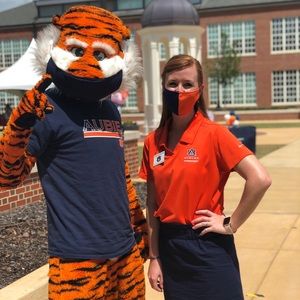 Meet your Posher, Jenny